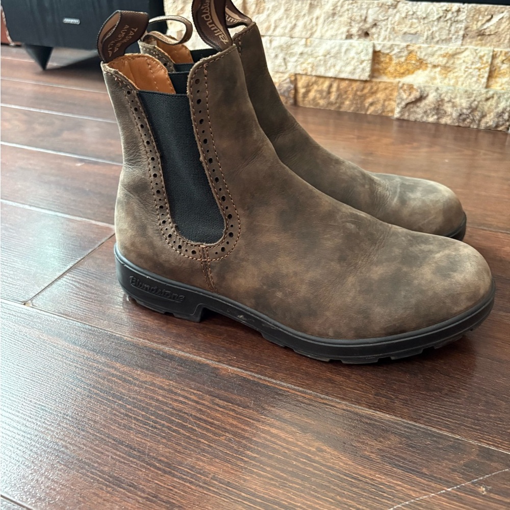 Blundstone women’s rustic brown tall boots